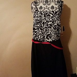 R&K beautifully top detailed dress with red belt